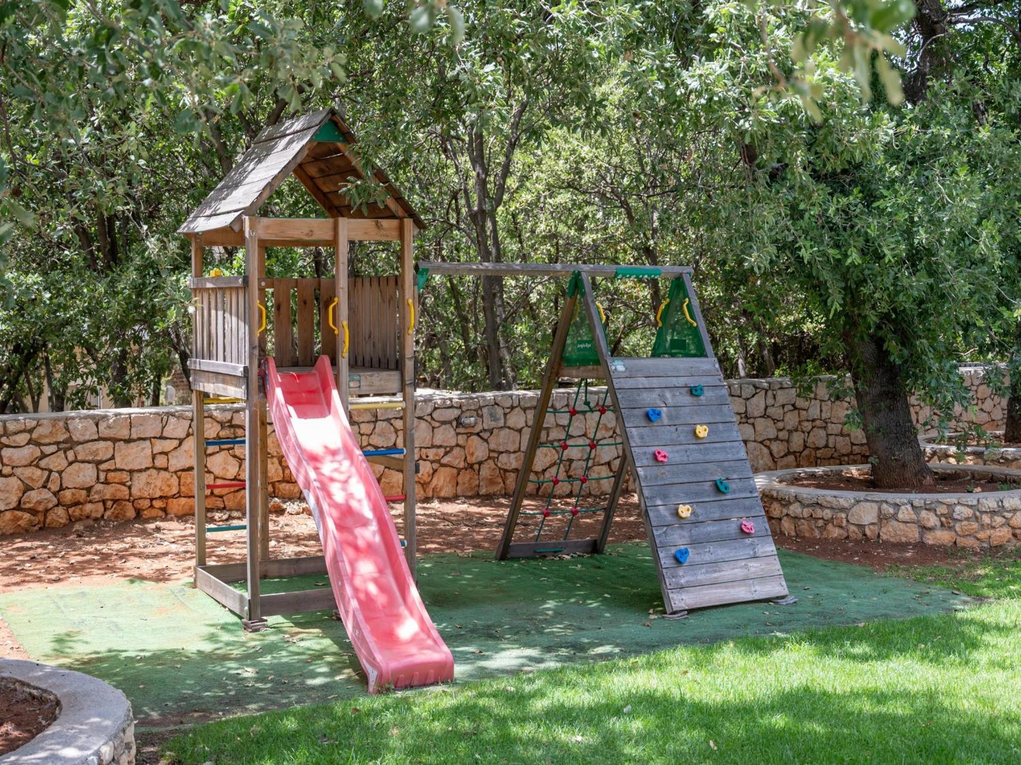 Villa Ellie - Heated Pool, Playground, Garden & Bbq! Vederoi Екстер'єр фото