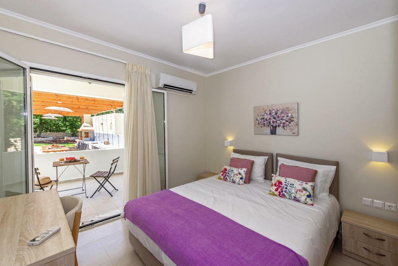 Villa Ellie - Heated Pool, Playground, Garden & Bbq! Vederoi Екстер'єр фото
